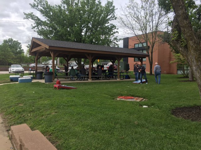 CMSAssistPrin's tweet photo. Appreciating our wonderful teachers @CrestviewMiddle with a BBQ https://t.co/C1gDOPVPOy