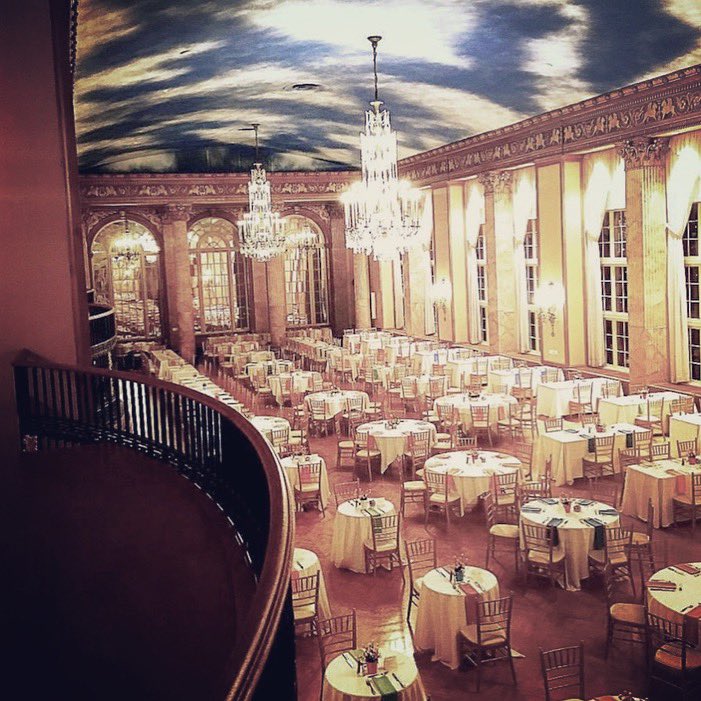 Still need a gift for Mother’s Day? 💐 Give the perfect gift of delicious food and beautiful views! #flashbackfriday to our Easter Set up! Tickets available at …ttsyracusedowntown2019.eventbrite.com