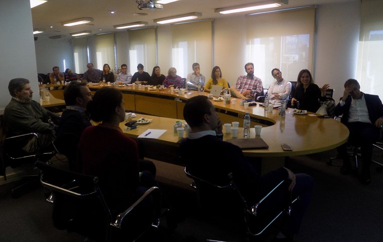 adeeraok's tweet photo. ADEERA recibió al grupo #CuidandoElClima del @pactoglobalARG para analizar las estrategias climáticas globales y nacionales con @marudipaola del @PNUDArgentina y con @Gentilebruno de @AmbienteNacion   https://t.co/j5UUmTDKQF https://t.co/aNetLg20b9