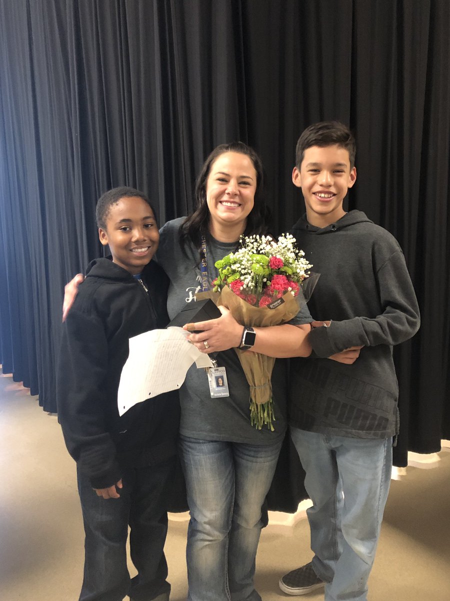 PrincipalRobin2's tweet photo. Congratulations to Natalie Fish, Golden Schools Foundation 2019 Teacher Recognition Award recipient! Well deserved award for an amazing teacher! #incredibleWES @JeffcoSchoolsCo @fish_kinder @jeffcotitleI https://t.co/5PzEnyWPRB