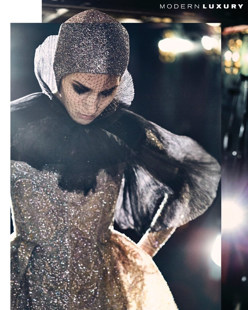 modluxsd's tweet image. “It’s SHOWTIME!” In our #mayissue we photographed the @dior #hautecouture in #paris.  We loved the theatrical feel of the collection and shot in a tiny theatre on the outskirts of town. 

Photo: @crs_ny styled 

Link to Digital Edition: mlsandiegomag.com/digital-editio…

#ModernLuxury