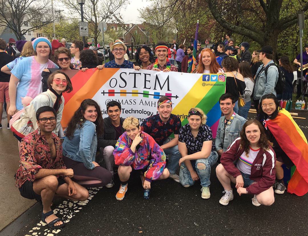 OUTinSTEM's tweet photo. Look at our amazing @UMassOSTEM chapter showing up and representing #oSTEM last week at Northampton Pride! 🏳️‍🌈#LGBTQ #STEM https://t.co/jf2Xx9W3IW