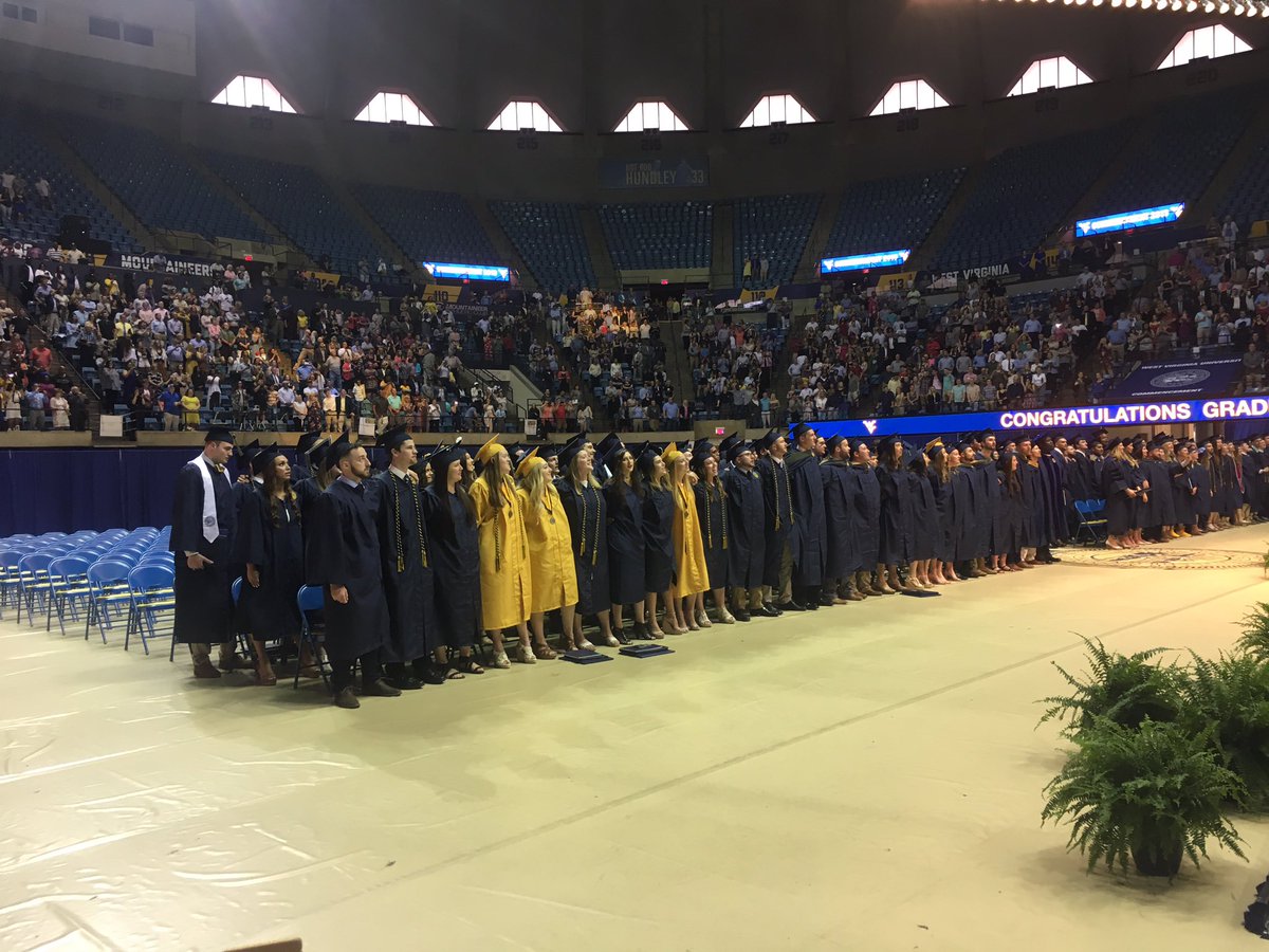 wvubandvoice's tweet photo. Congrats @WVUCPASS grads! #wvugrad 🎤👨‍🎓👩🏼‍🎓😁 https://t.co/44JZewOEjD