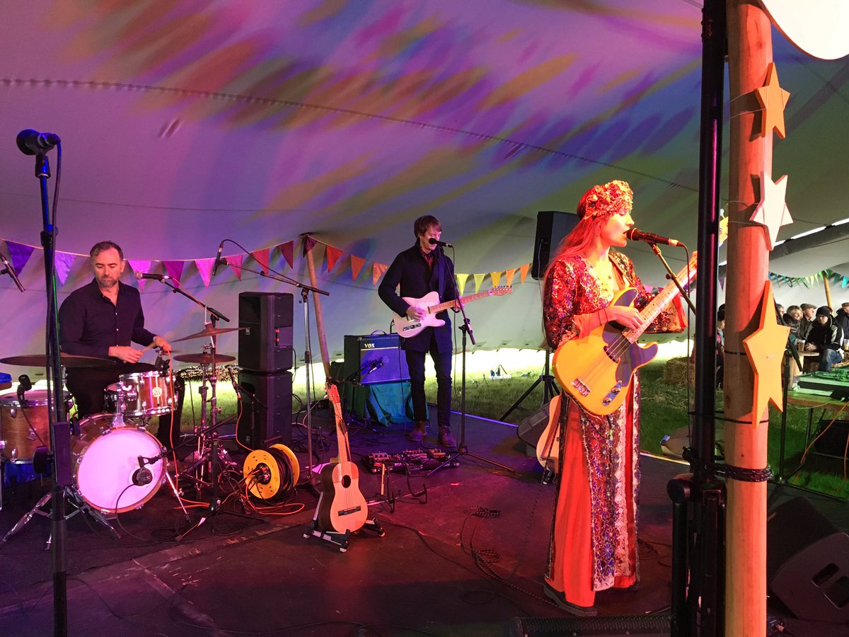Loving this band <a href="/HHoldenMusic/">Holly Holden</a> #campquirky19