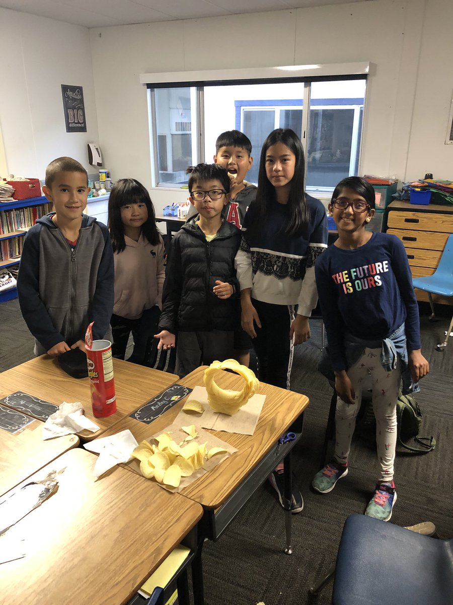 camille_mcquaid's tweet photo. The great STEM Challenge! Can you make a Pringleβs Ring? Fourth grade did a great job! #STEM #fourthrocks @ArcadiaUnified https://t.co/mB3cC9hMYE