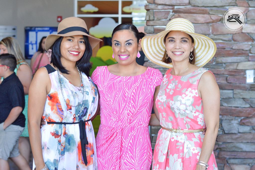 Make plans to join us this Sunday for MOM’S DAY as we celebrate all the moms in our community! 💁🏻‍♀️🌷 

buff.ly/30hmnp8

#MomsDay
#CrossChurchRGV