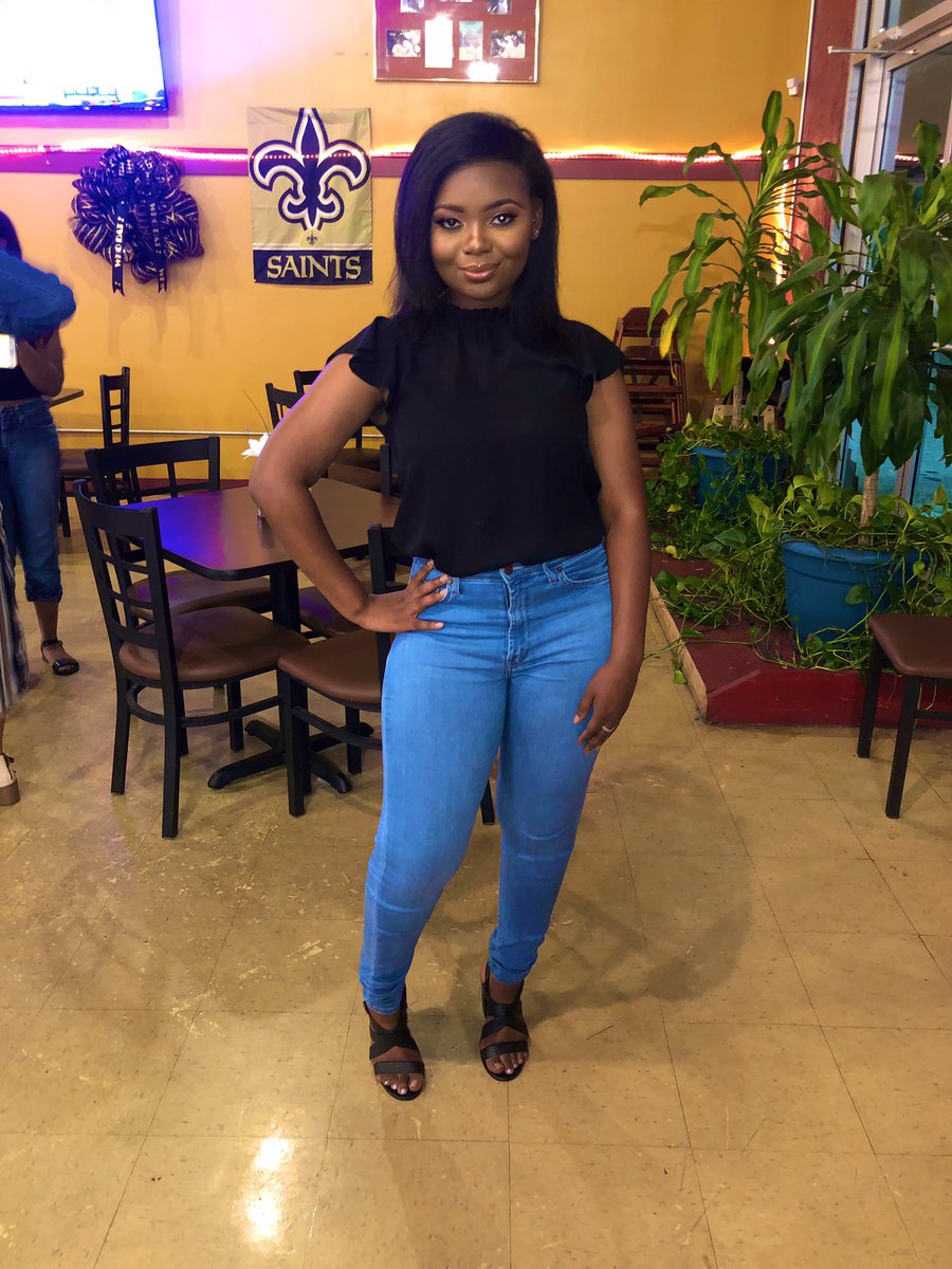 drmrs_ratliff's tweet photo. Shout out to my pro for working those angles &amp; to my line sisters for just being adorable in the background 🥰 https://t.co/B9LuMvTJGD