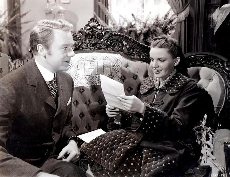 JonShirshekan's tweet photo. IN THE GOOD OLD SUMMERTIME (1949, @MGM_Studios) #JudyGarland https://t.co/tPQpWWZ1vh