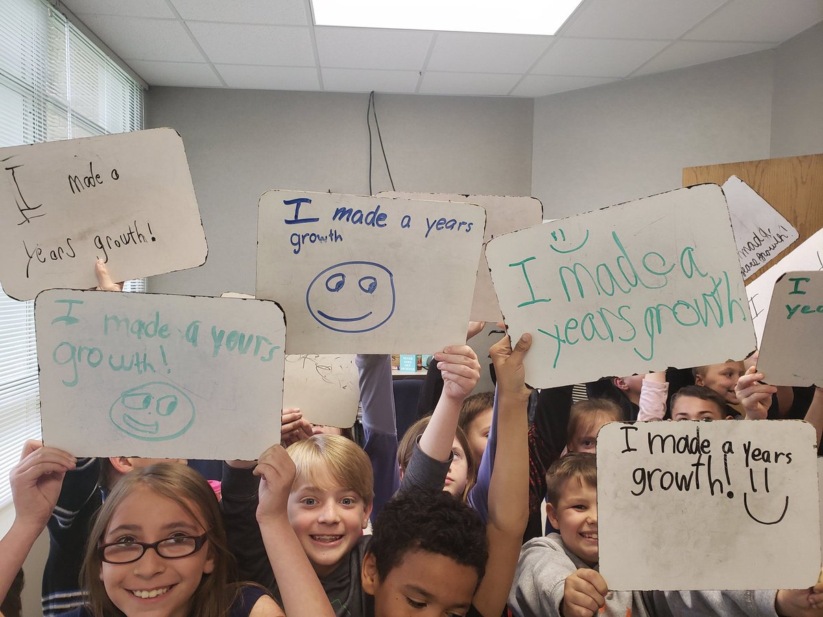 Riley_Principal's tweet photo. I had a surprise visit from Mrs. Clapp's second graders today! They made at least a year's growth in their IReady Math! I'm so proud of them! #RileyBestoftheBest #RileyPride https://t.co/mcpjd9BnGd