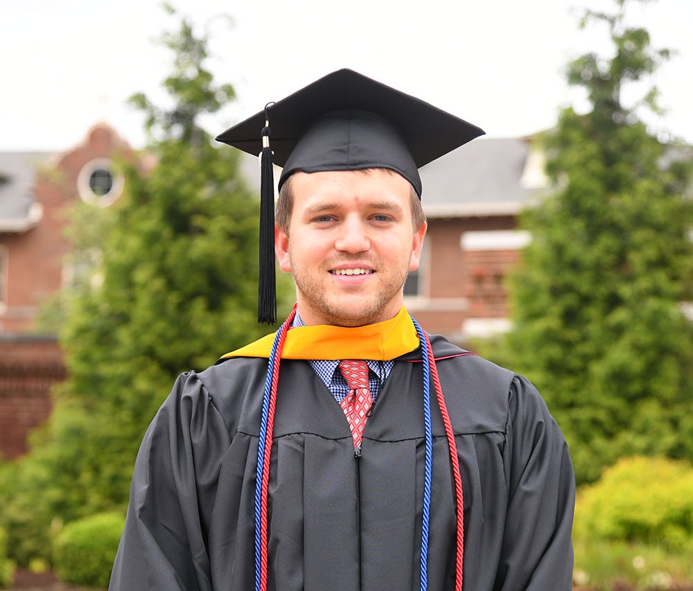 DaytonFootball's tweet photo. Congratulations to senior linebacker Lucas Edwards, who will be honored at a banquet tonight for having the best GPA among UD's graduating Pre-Med majors. Best of luck to him next year at Ohio State's School of Medicine. #GotGrit #GotGrades #Flyer19Grad https://t.co/Qy1jVCzU6N