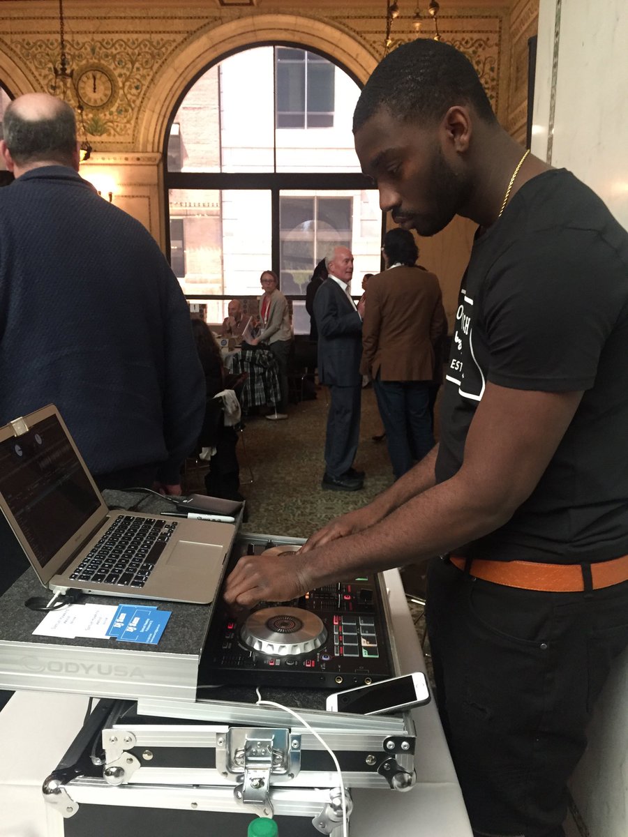andersonej's tweet photo. DjSam at ⁦@ThriveChi⁩ #myMBKChicago action plan summit ⁦@icstarsChicago⁩ https://t.co/GJmuilRA1Q