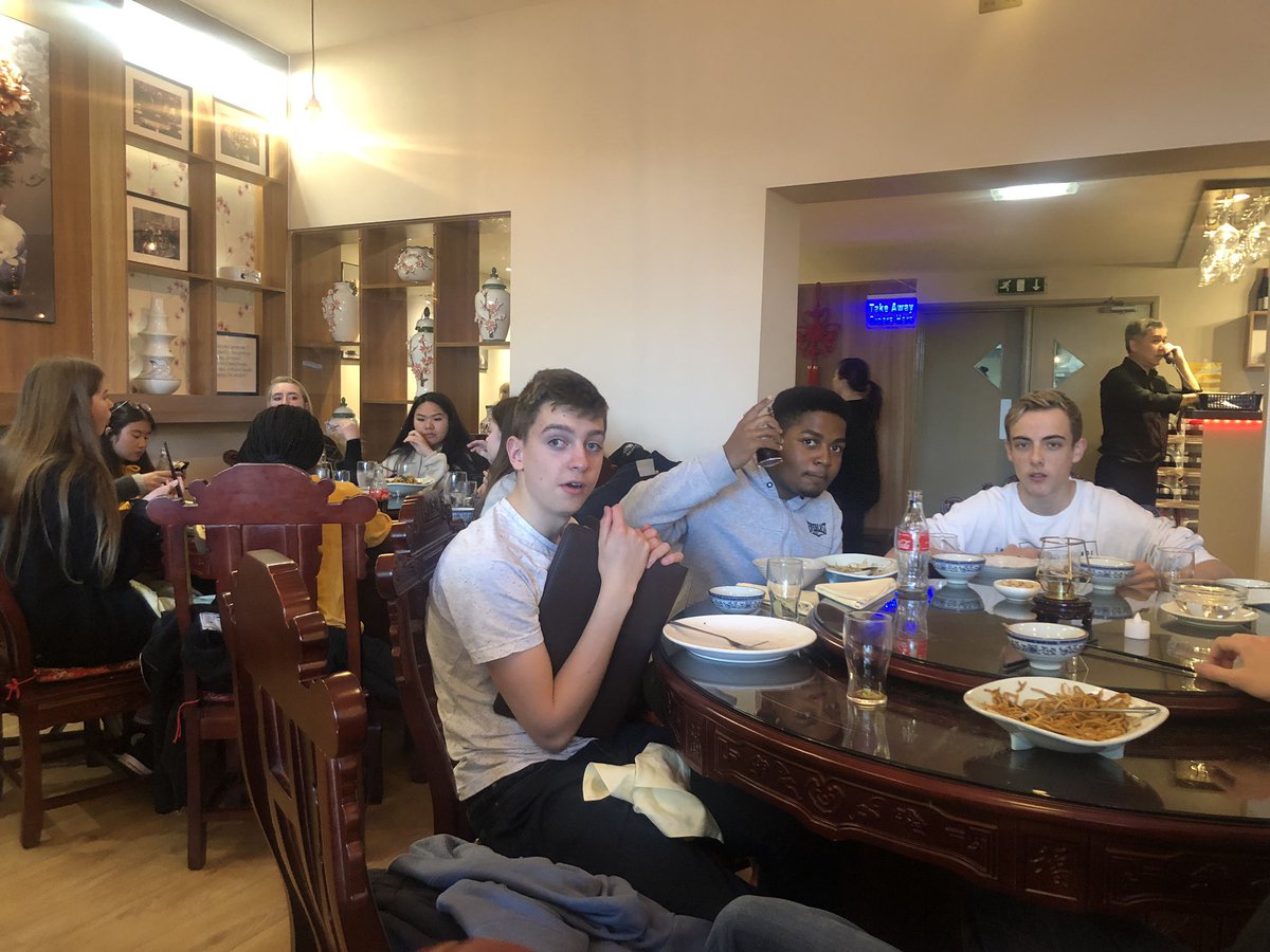 RAAArt2's tweet photo. Spirits are high on the last evening of GCSE art 🙌🏻 fooooood! @RAASchoolGatton #chinese https://t.co/jEzXCEB4sU