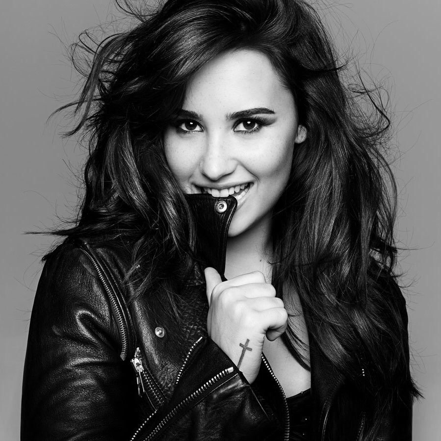 DemiTourCentral's tweet photo. Six years since Demi released her self titled fourth studio album, which debuted at #3 on the BB Hot 100, selling 110K in its first week. It spawned four singles: Heart Attack, Made In The USA, Neon Lights + Really Don’t Care. #6YearsOfDEMI https://t.co/gvkulF88pi