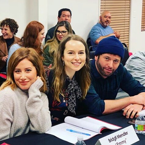BridgitMUru's tweet photo. #MerryHappyWhatever coming soon! ! https://t.co/FJOpXe30sN