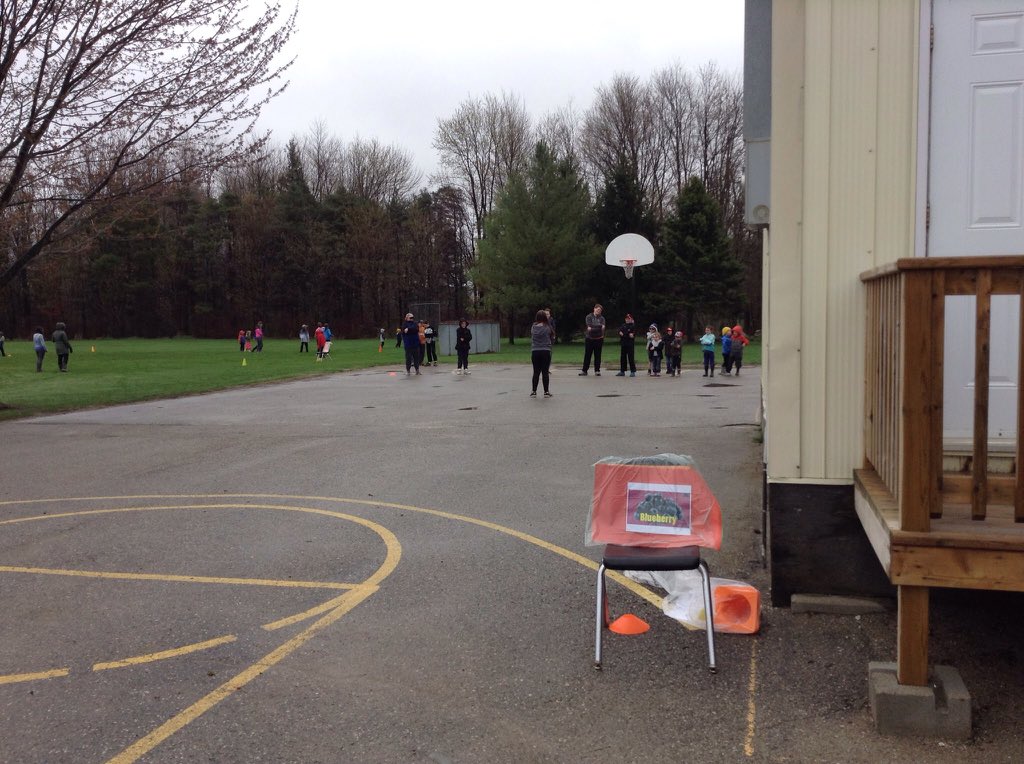 downieps's tweet photo. Downie Dolphins braved the cool weather today for Fitness Friday. Thank you to Ms Steckly's class for helping to keep us all healthy and fit.@yourschools #iAMamdsb https://t.co/mIB1ijYdKP
