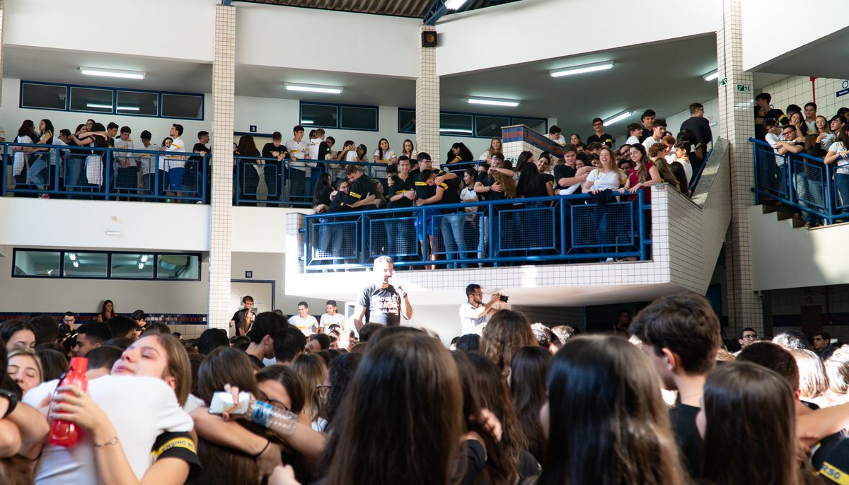 Colegio_WR's tweet photo. Hoje pela manhã, recebemos o palestrante Fernando Bacelar, líder e fundador do projeto social “Guardiões do Amor Maior”, para ministrar uma palestra cujo tema é: “Não falta amor, falta amar!”. https://t.co/CXnHBgjO19