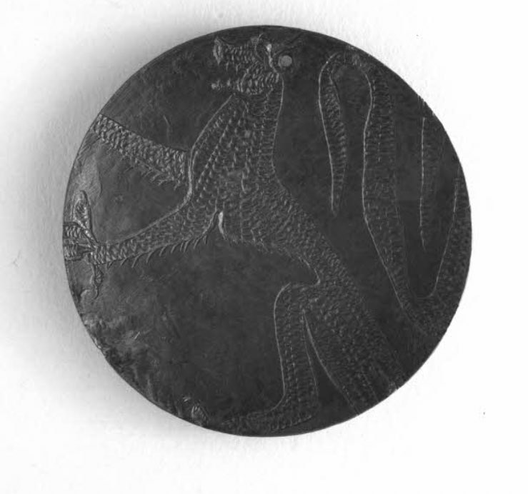 EmilyGuerry's tweet photo. Another fantastic paper on the visual culture of medieval hair in #s263 #kzoo2019 by Alexa Sand, who ended with the co-called ‘tonsure plate’ of Old St Paul’s Cathedral, reportedly used by monks to achieve that perfect ‘crown cut’ (...but not really) ✂️: https://t.co/gBifHTWPDO https://t.co/nJIui8IViF