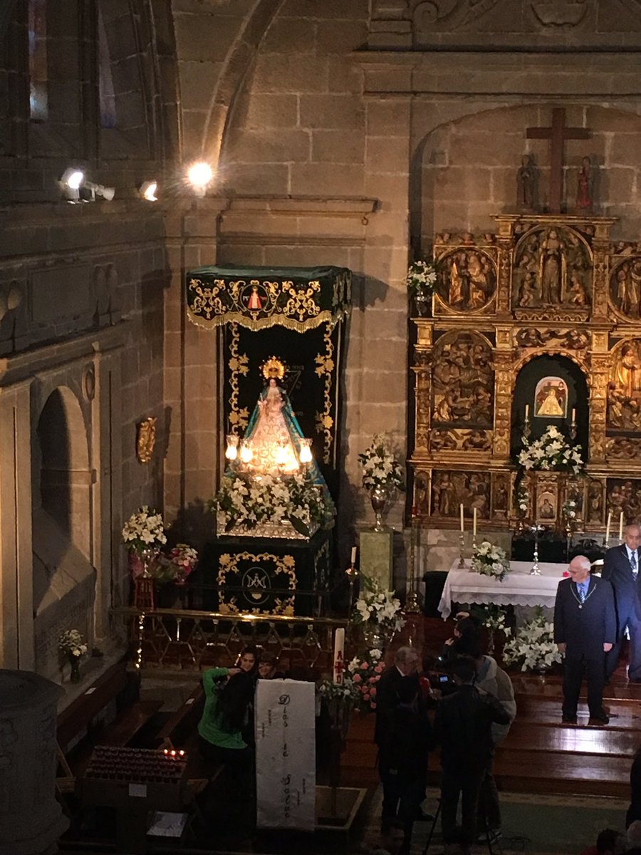 La Virgen de las Vacas para el octavo  día de su novena luce el manto de la Coronación  <a href="/VirgenVacas/">Virgen de las Vacas</a>