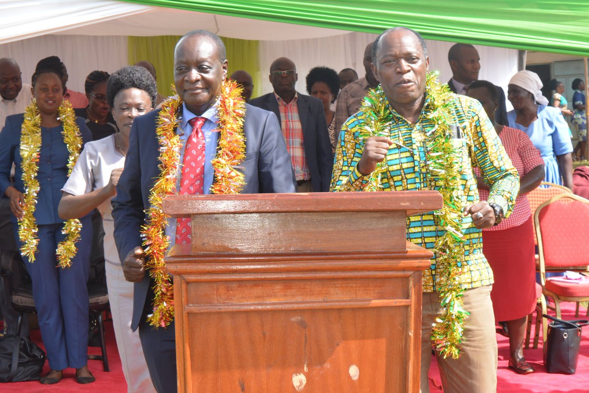 DrPatrickSaisi's tweet photo. Together with @GovernorVihiga,today we issued ECDE learning materials to pupils and their respective teachers at Mbale Friends Primary School in Sabatia sub county.
The materials comprised of @VihigaCountyGov branded books, pencils,rubbers,dustless chalks among others. https://t.co/UcEfdsoRRK