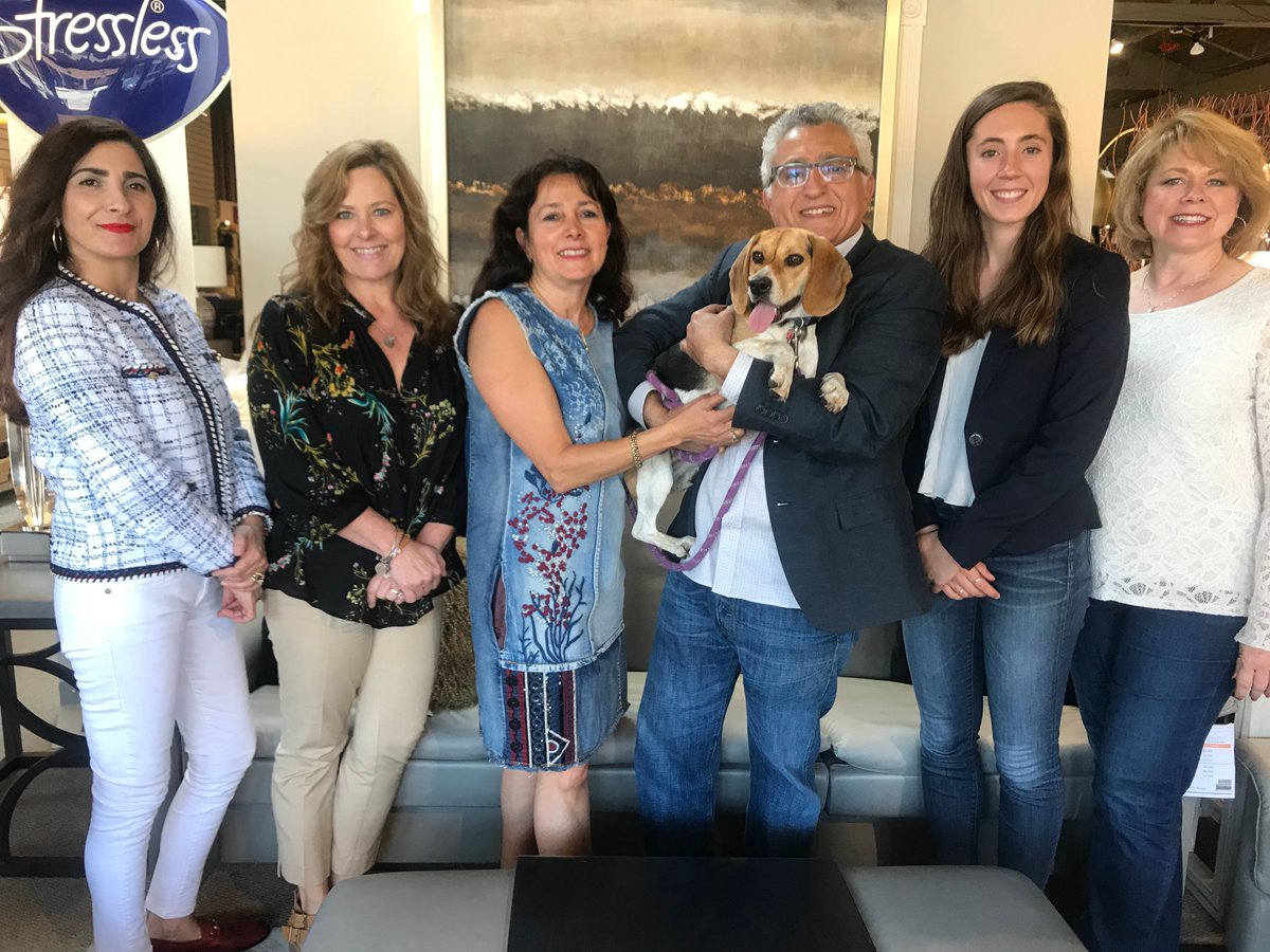 Big congratulations to Mum's Place for snagging a third in a row "Best of" Award from Monterey County Weekly for Best Furniture Store! Read and stop by to say congratulations! #pacificgrove #staging #butterflytownUSA #smallbusiness #coastaltown pacificgrove.org/article/member…