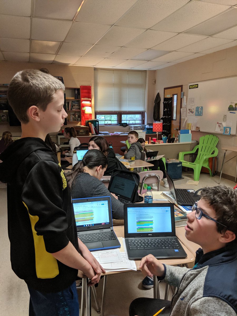 emTeachme's tweet photo. Impressive focus and peer feedback session for a Friday afternoon! These historical context arguments are looking good! https://t.co/hYX7JDX5Qc