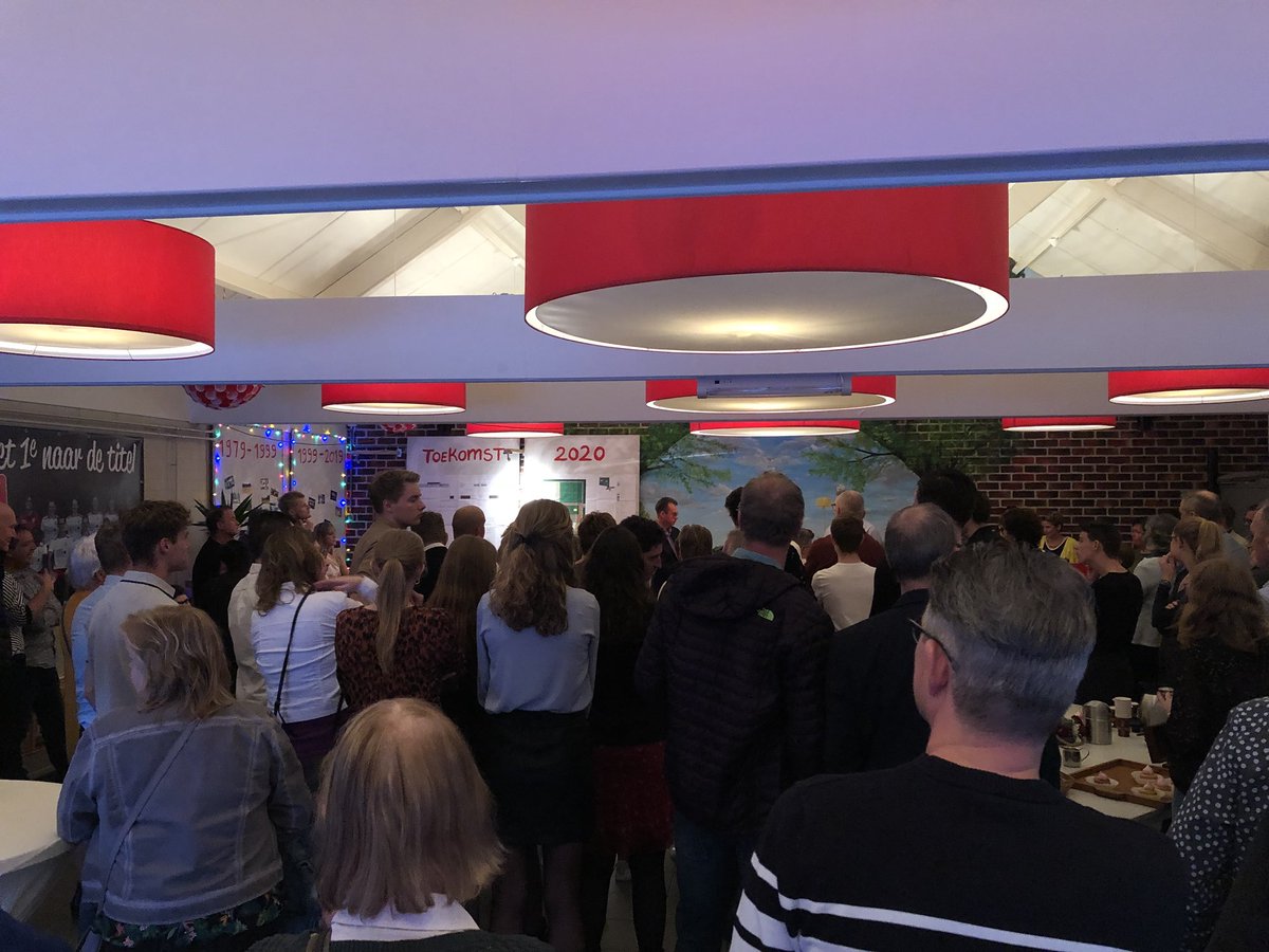 Robbiewezep's tweet photo. Aanwezig bij korfbalvereniging Rood Wit bij het 40 jarige jubileum. Druk bezocht. Rood Wit tekent vanavond de verhuisovereenkomst met de Gemeente Oldebroek. https://t.co/AXzI2YNb5a