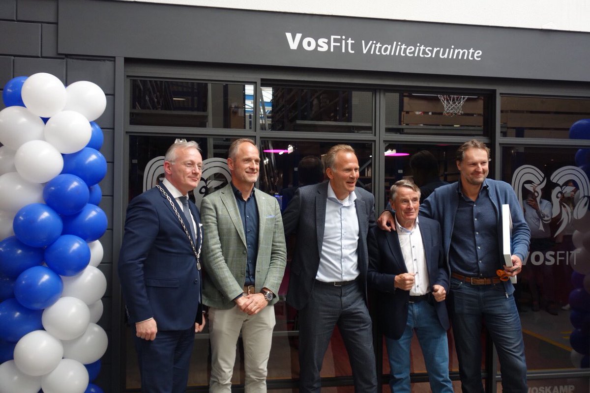 voskampgroep's tweet photo. Onder het motto: “Een gezond bedrijf begint met gezonde werknemers”, hebben we een VOSFIT Vitaliteitsruimte gebouwd. Vanmiddag was de officiële opening door Hennie Kuiper en Burgemeester Arjen Gerritsen.
#vitaal #sportenophetwerk #Almelo https://t.co/iFkLLkO3jy