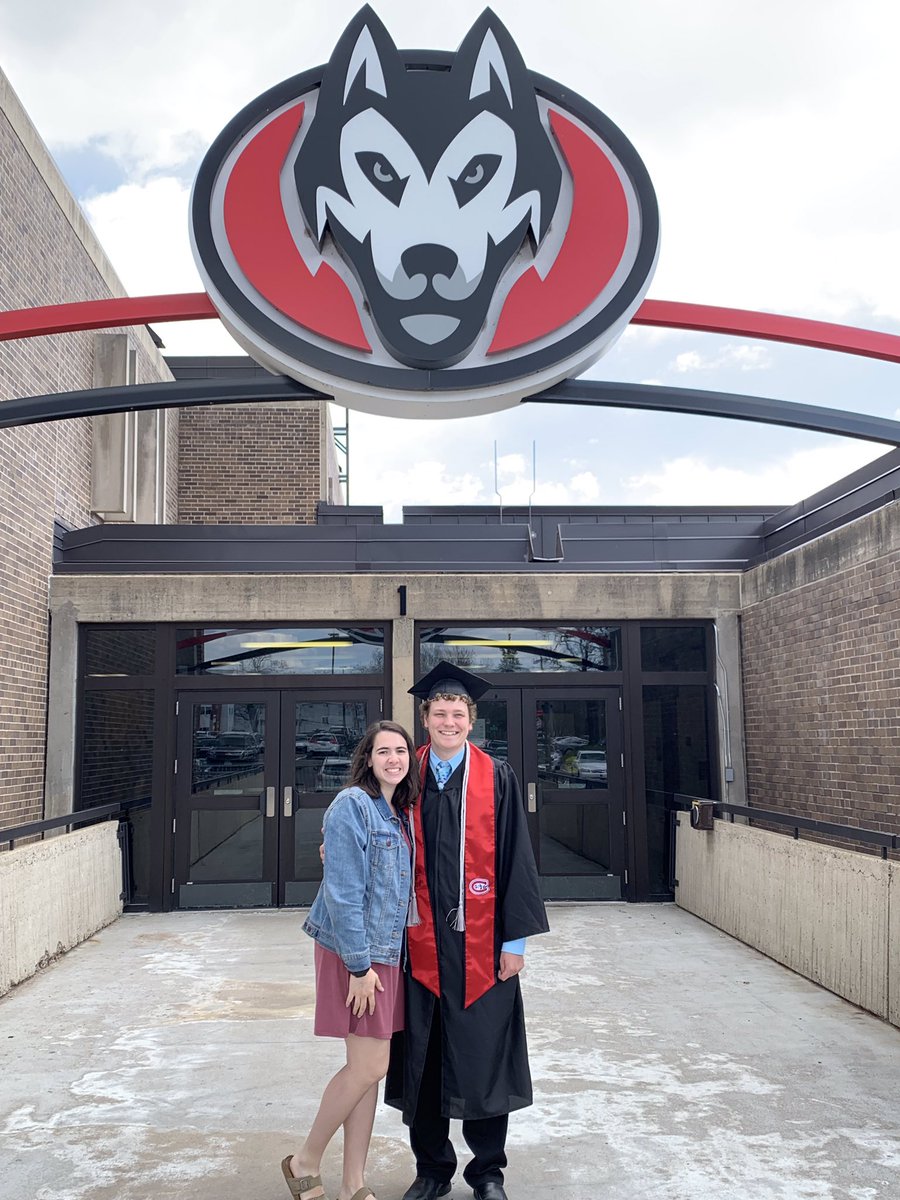 23passer's tweet photo. Big day for a great Guy !! Graduating with honors for Luke Allison. #nicelydone #thegrandknight https://t.co/YbBh9Ls5ne