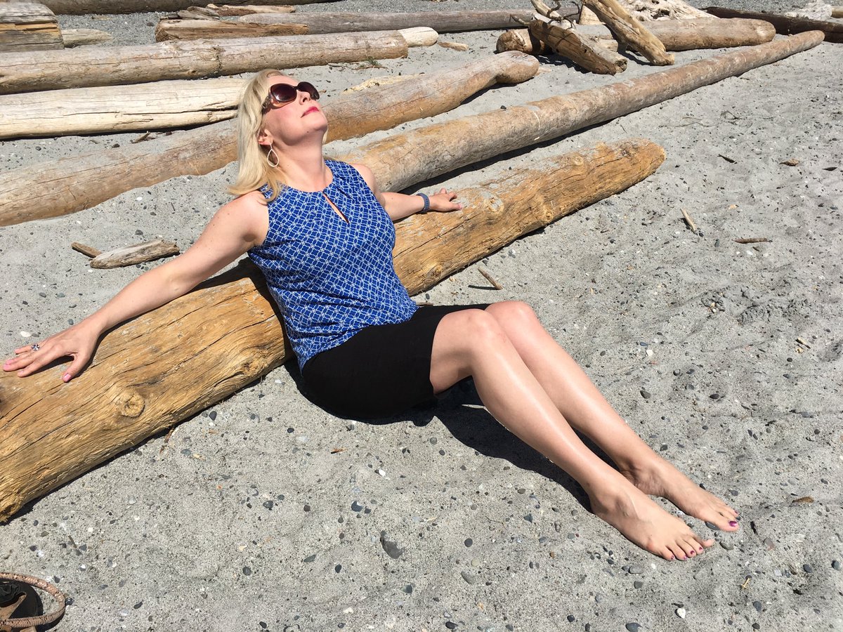 tessvanstraaten's tweet photo. Very rough assignment today for @CHEK_News but someone has to do it.... 😎🏖👒 ☀️🕶
#Heatwave #bcweax #yyjweather
#Mayheatwave #FunInTheSun ☀️ #yyj https://t.co/UbiIqcCNtr