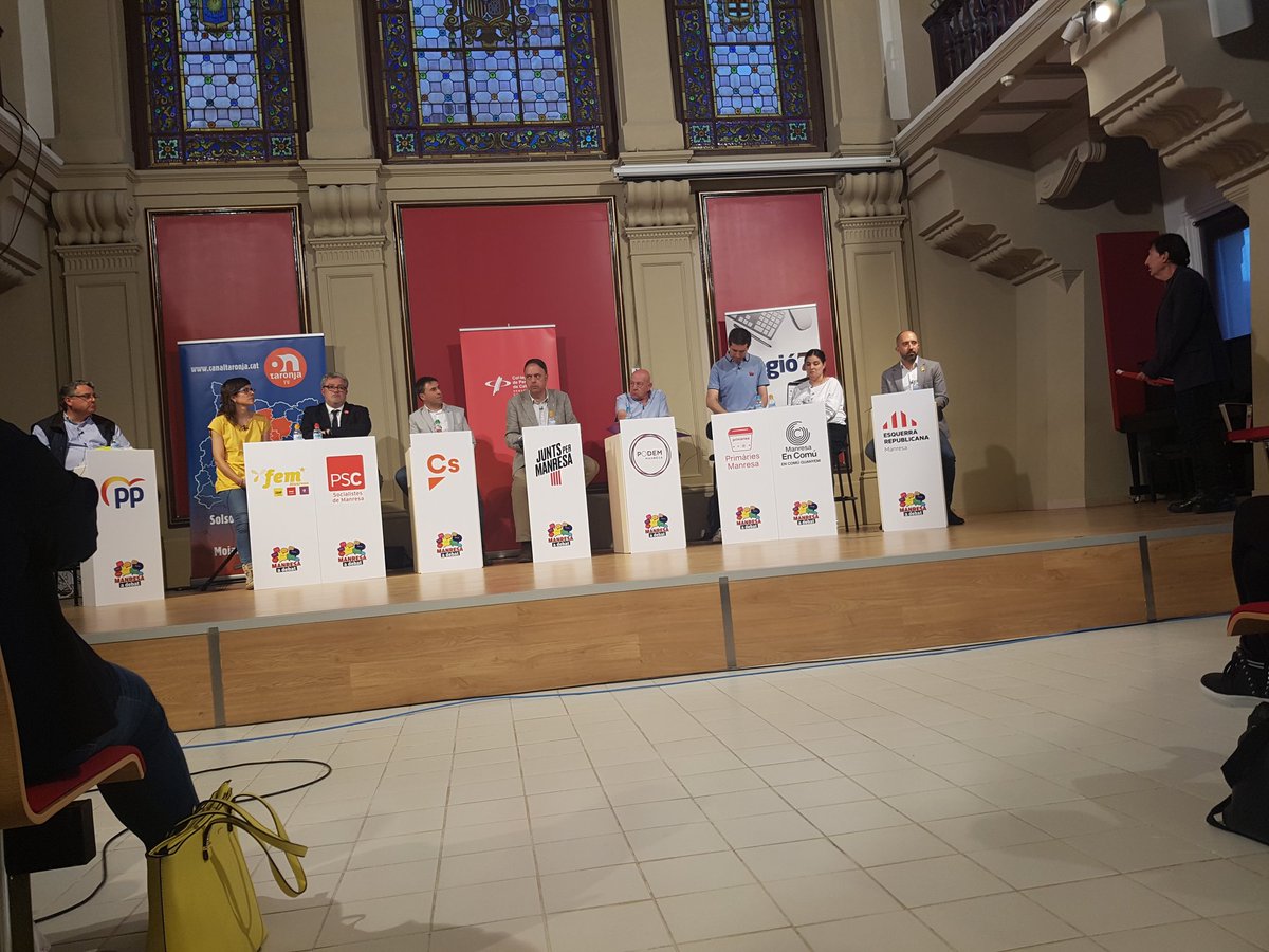 periodistes_cat's tweet photo. La proposta d'un dels candidats de fer 1.500 pisos pรบblics crea tensions amb tota la resta de candidatures. #Manresaadebat #calmatensa https://t.co/pol5WV6IRm