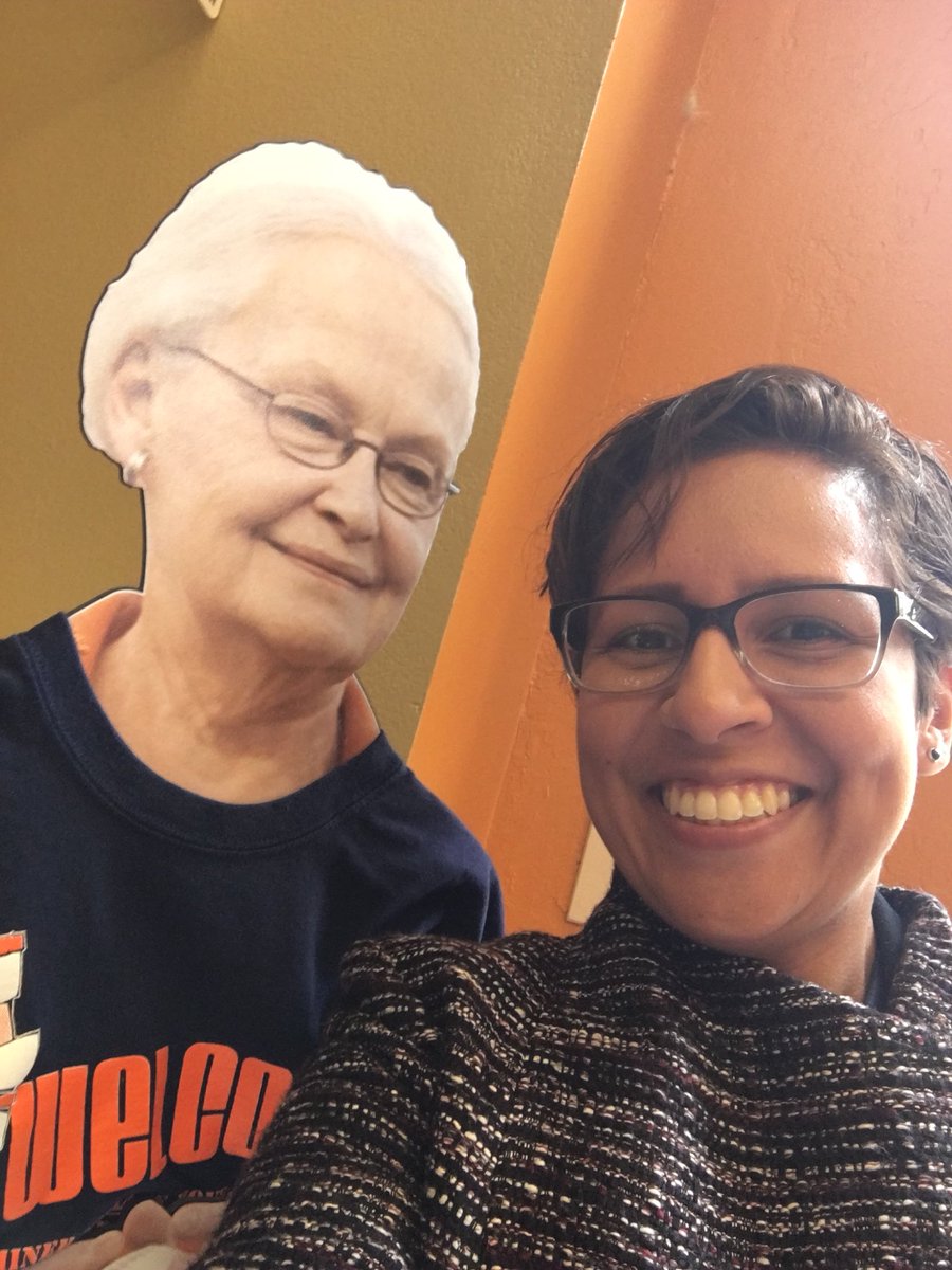 DrRamos87's tweet photo. #UTEPFunWithTheBun ๐ค๐ฝ https://t.co/qG1DkumzAH