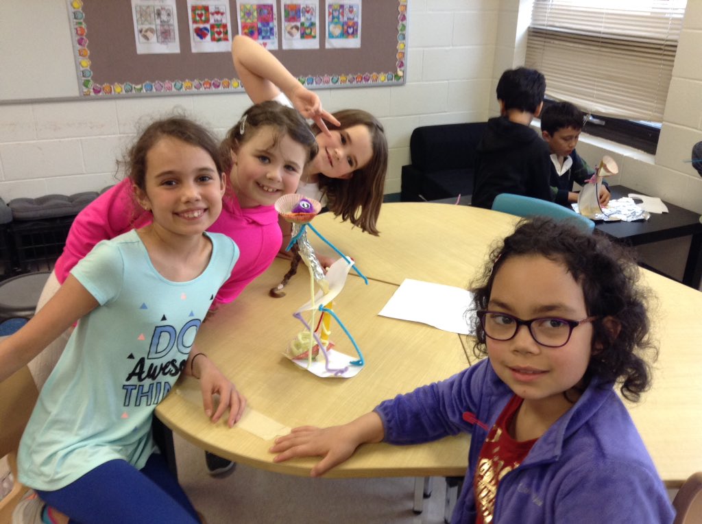 OCSB_MrC's tweet image. 'Help Harry' STEM Challenge with @holyr_nelson! @RedeemerOCSB #stemfridays