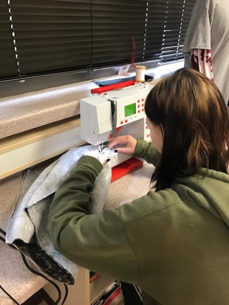 LoriSuss's tweet photo. Intro to Fashion & Clothing student are busy~ sewing, cutting and pressing #menomfcs #mhsmustang1 #berninausa #sewing #sayyesttofcs https://t.co/urGKW6opz0
