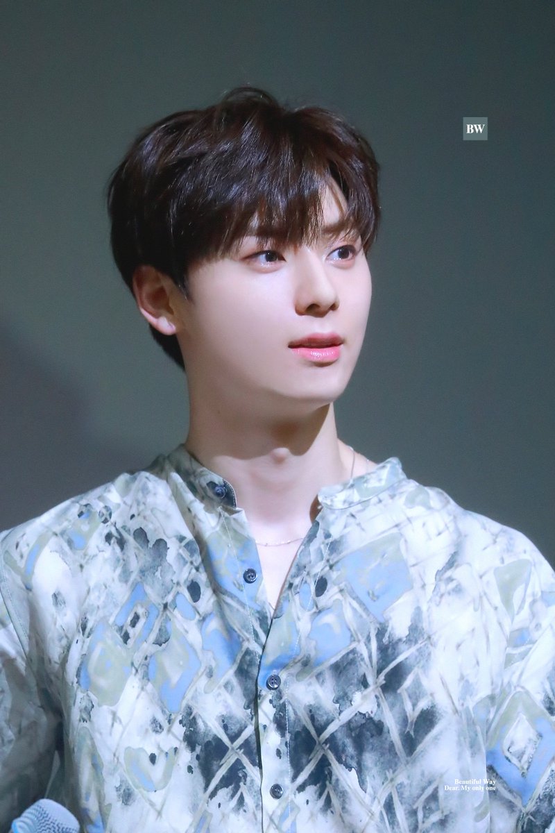 btfway_mh's tweet photo. You are, and always
have been, my dream.🌙

#황민현 #민현 #뉴이스트 #minhyun https://t.co/mUPu2YKeHs