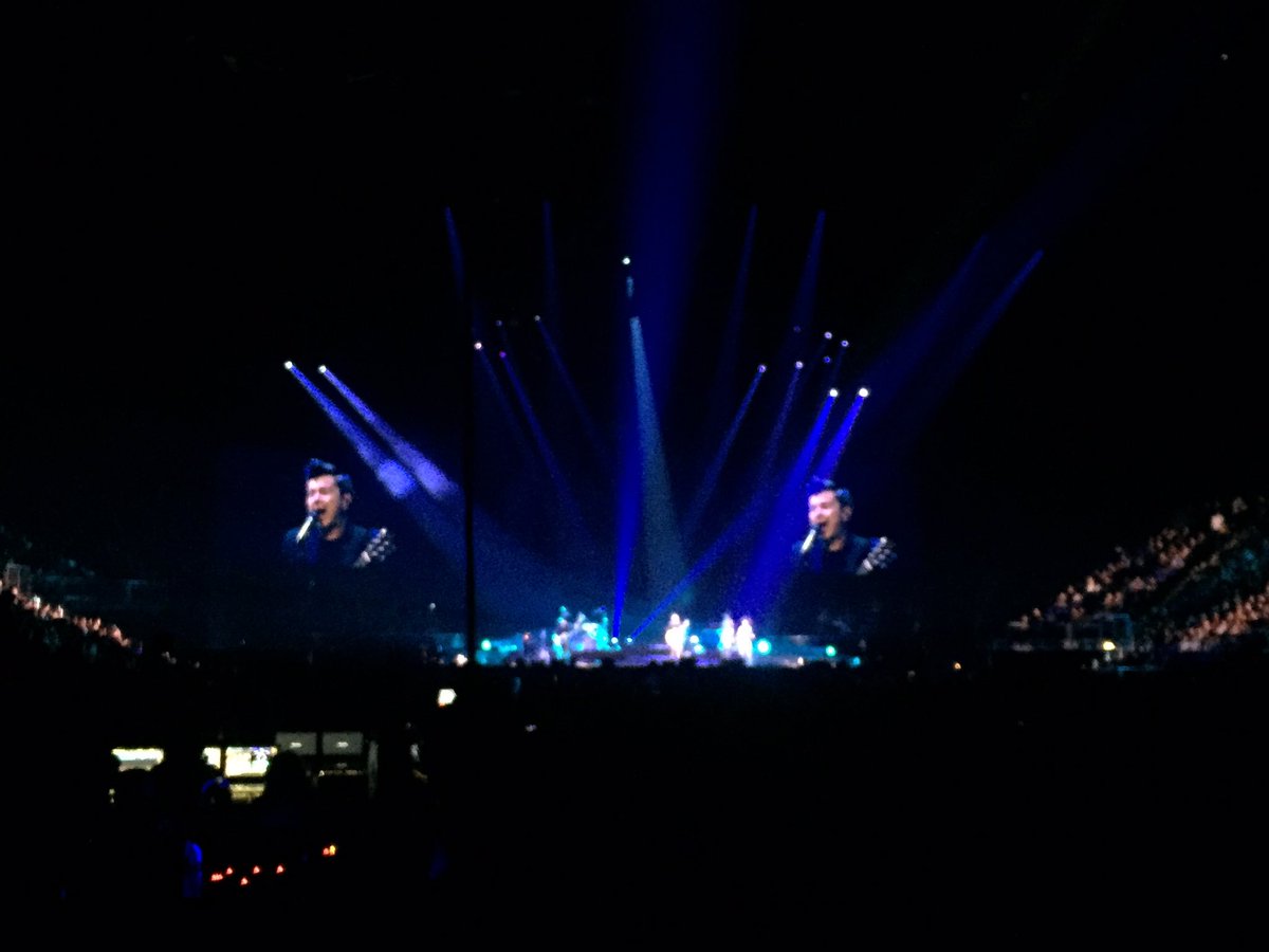 CharlieH303's tweet photo. Probably up there as the gig of a lifetime @rickastley and @takethat under one roof 👊🏼. Well played @TheO2 #keepsinging #greatestday https://t.co/VfunyyuGWz