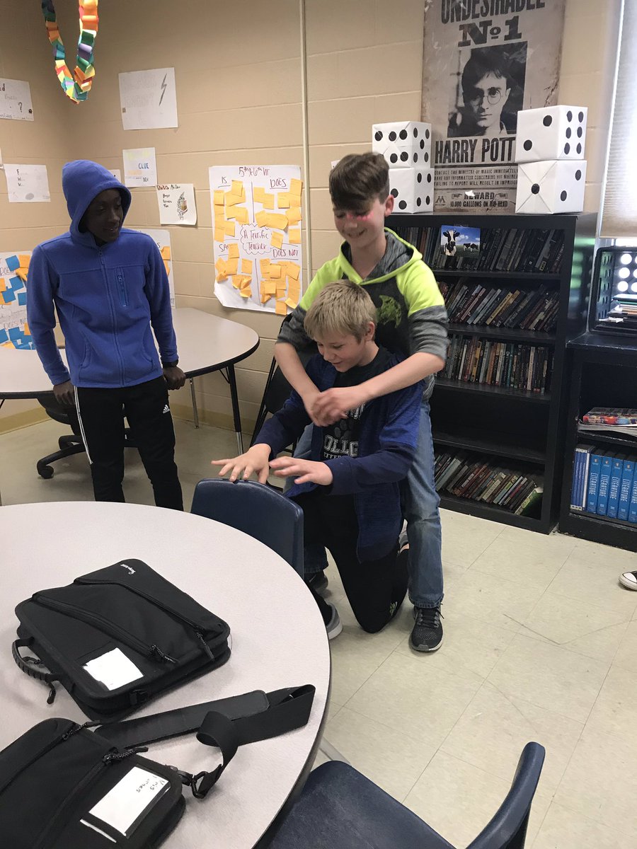 ChiltonELA's tweet photo. More students teaching students! #fmsteach #fpslearn #fultonproud #gameon #houseday #firstaid https://t.co/92X9aumJkq