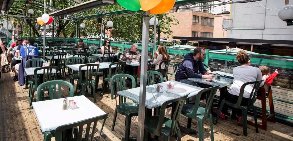 HemingwaysTO's tweet image. How to spend the perfect #MothersDay? Stroll through the beautiful @BloorYorkville and enjoy #brunch on our #rooftop #patio!  $5 mimosas all day! 🥂 Make your reso online and you're entered to win a $50 gift card to @Novospa . 🙌  
facebook.com/events/6564161…