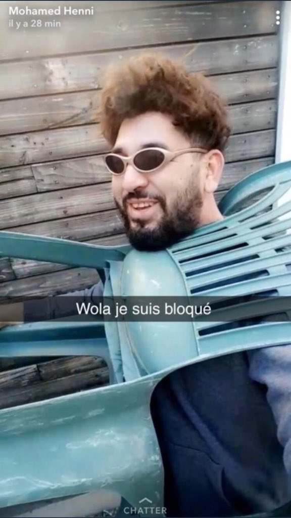 Conseillere_'s tweet photo. @TvHenni Ton bouton en ce moment https://t.co/1jOVz6jq5K