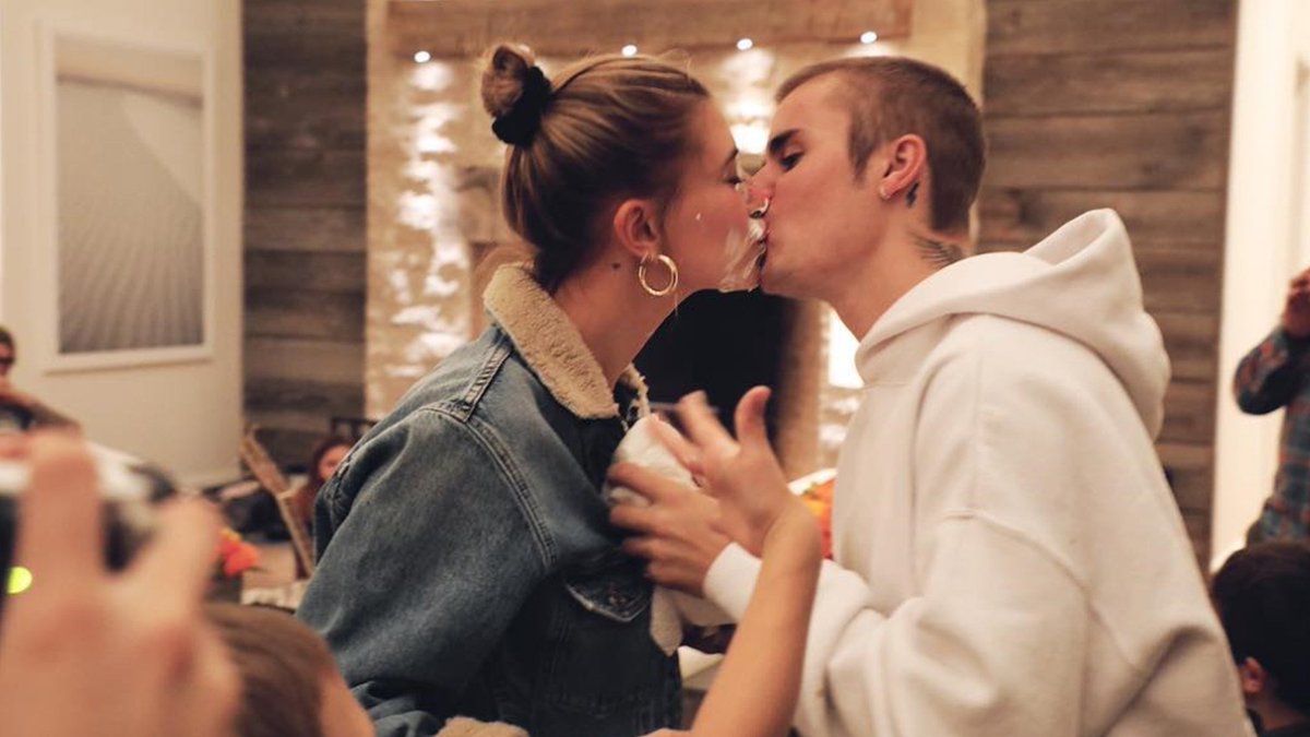 Selena 3 0 Cause I Don T Care When I M With My Baby Yeah All The Bad Things Disappear And You Re Making Me Feel Like Maybe I Am Somebody Justinbieber Haileybieber I