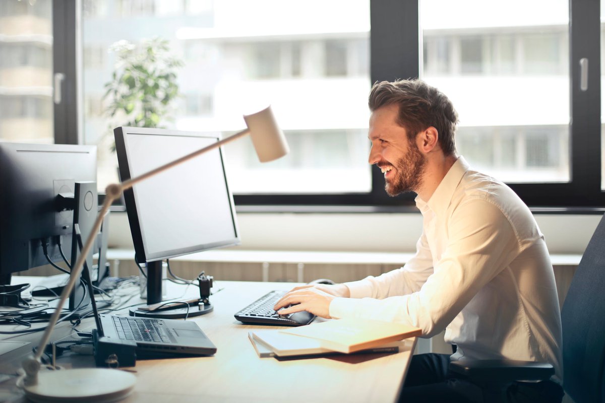 vmwarecloudaws's tweet photo. Learn the features and capabilities in #VMWonAWS that help you seamlessly extend your data center to the cloud: https://t.co/ldaDdEeMUf https://t.co/a4wj9usiGg