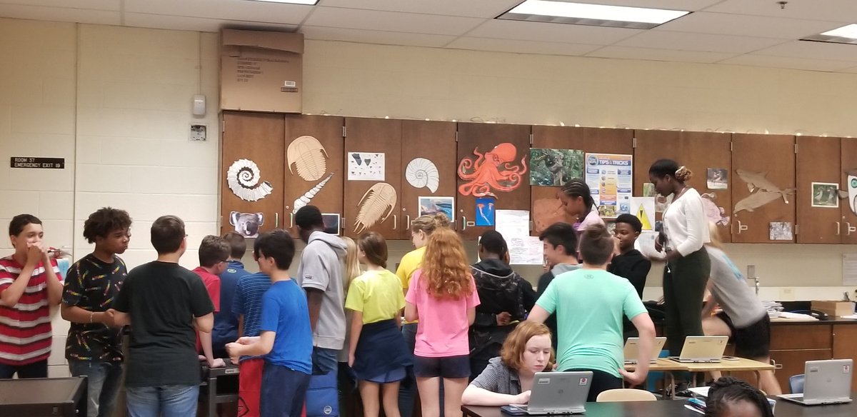 Standing waves with standing students! How more engaged can you get?
<a href="/Lashley4all/">michael lashley</a> <a href="/BaltCoPS/">Baltimore County Public Schools</a>  <a href="/PGMSinBCPS/">Pine Grove Middle</a>