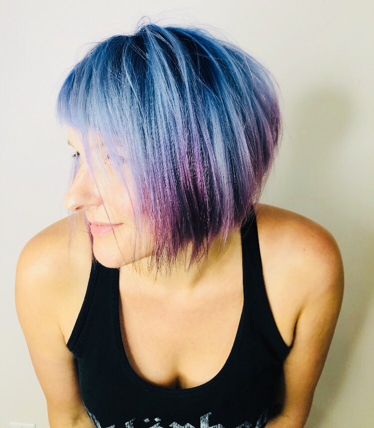 msjennifoxx's tweet photo. #newhairwhodis #iloveit #fantasycolor #unicornhair #razorbob #bluehair #purplehair #haircolor #extremehaircolor #🦄#mylittlepony #myhairlooksfierce THANK YOU SO MUCH @literallymario &amp; @juniorandhatter for making me look #fabulous https://t.co/FX9FRakWyS