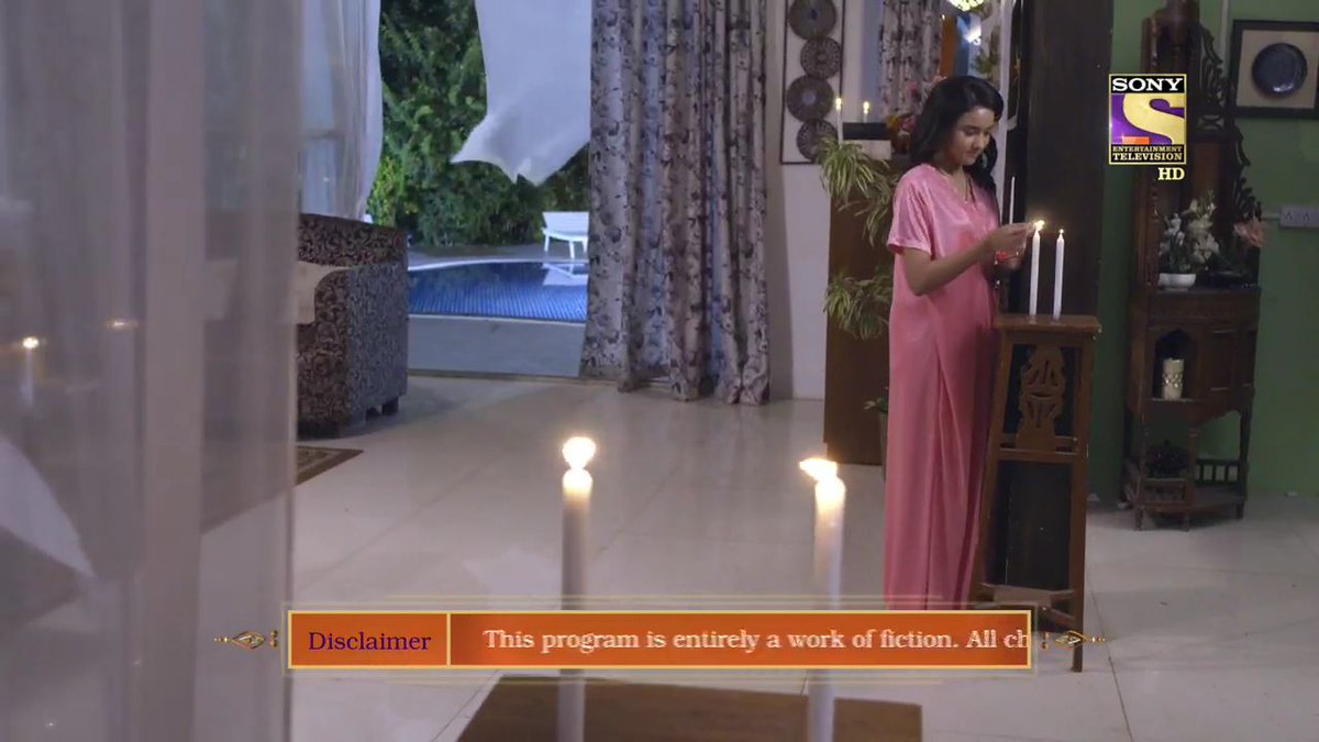 Naina's most beautiful shot ever!She lighting the candles ermmmm, the light of final unision with her first & only love #YehUnDinonKiBaatHai