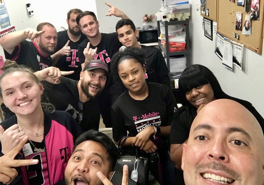 MarcoConde212's tweet photo. Our South Florida Sales Rally 📣 &amp; Account Audit Workshops 🖥 across the Treasure Coast, Palm Beaches, and Miami were a grand success! Great energy, enthusiasm and engagement as we reignite our #FloridaExpress 200% movement 🙌🏼 #PeopleFirst #ExpressPride #AreYouWithUs #PowerOfLove https://t.co/r70lHGUFxT