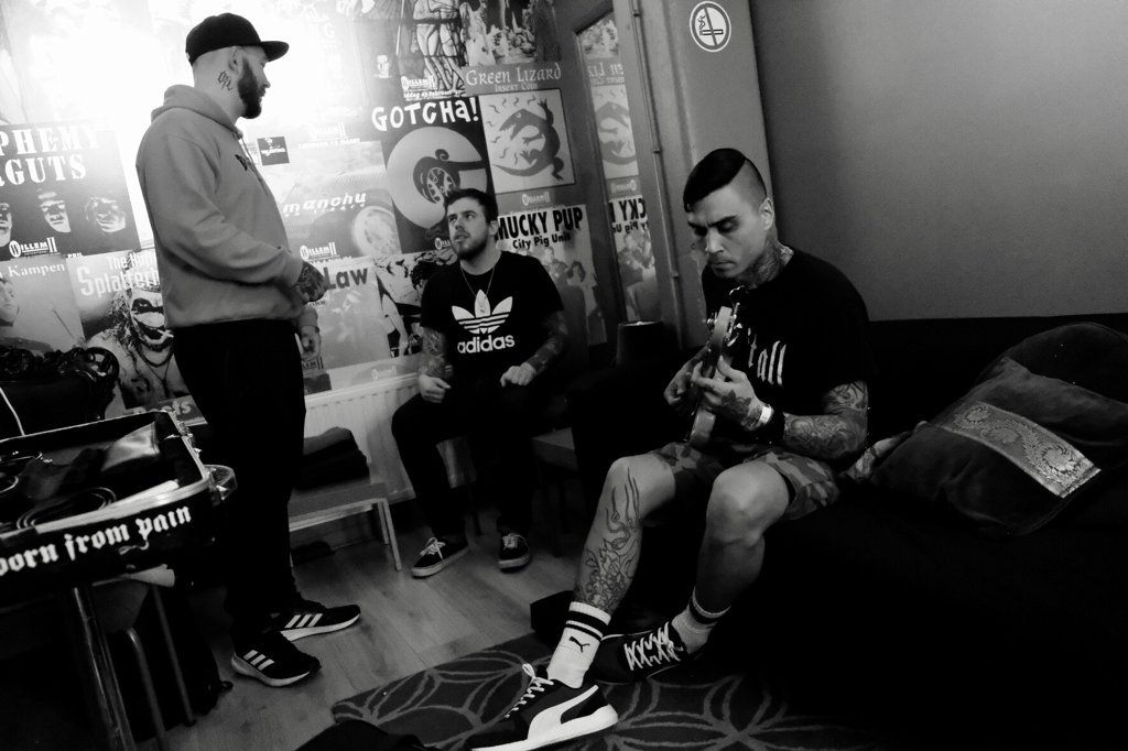 Riffin' <a href="/weare_antishit/">Antishit</a> #fucktherules 📸@TessaWiegerinck 🙏