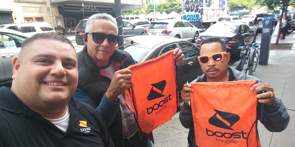 Boost_TonyP's tweet image. Mothers day event kicks off @ High Speed Wireless 4149 Broadway NY, NY
Join us for 🎼🎧🎉 Music, food and Boost Mobile give-a-ways #FlowersForMom
Today/Now thru 6 PM #HappyMothersDay #BoostNYC 
@shawnatspg @JayMiglionico @anewton_SPG
