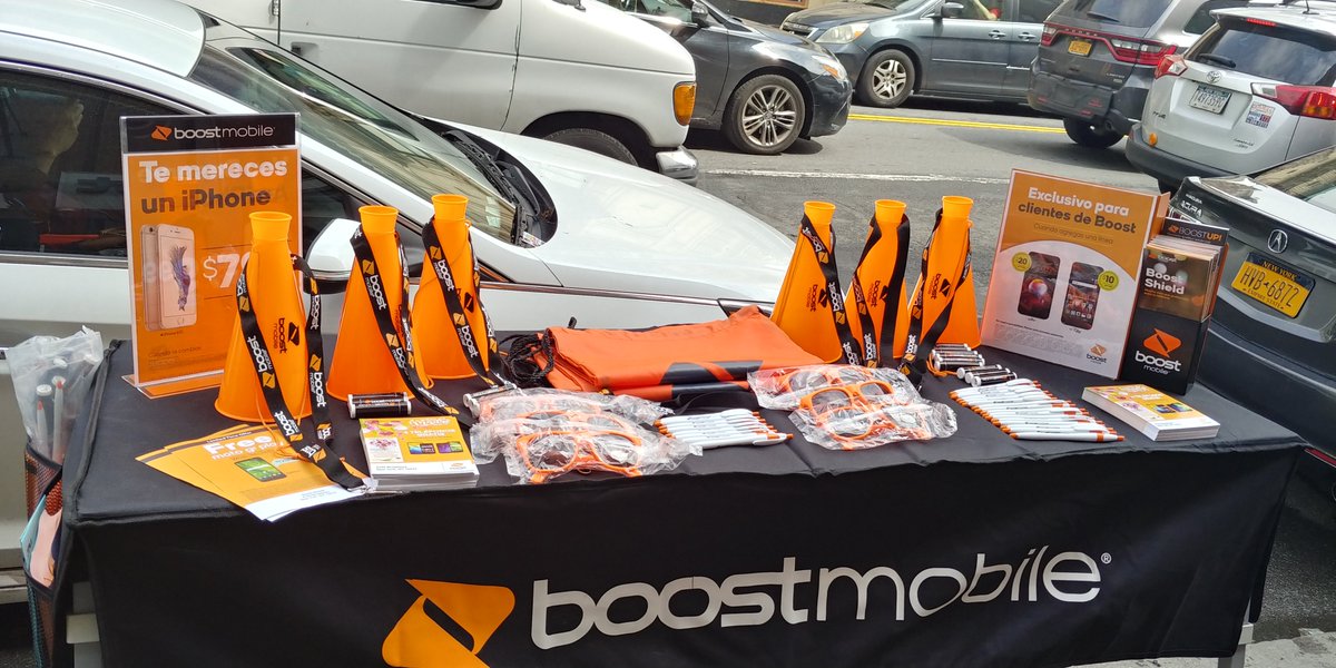 Boost_TonyP's tweet image. Mothers day event kicks off @ High Speed Wireless 4149 Broadway NY, NY
Join us for 🎼🎧🎉 Music, food and Boost Mobile give-a-ways #FlowersForMom
Today/Now thru 6 PM #HappyMothersDay #BoostNYC 
@shawnatspg @JayMiglionico @anewton_SPG