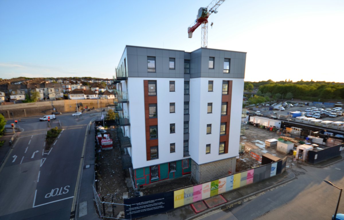JIMGRIM12's tweet photo. #Berkeleyhousing New Build Pegasus Way/Blake Ave #Victorypier 
The site is being cleaned up
Workman still have a lot to do internally
#Libertyliving #GillinghamMarina #Chathamwaters 
Photo taken by OL;D&amp;GRUMPY Friday Evening 10/05/19 https://t.co/44i0irPKzz