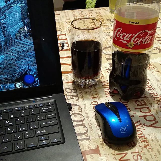 seri0us_cat's tweet photo. Зилот принимает эстафету от @cepera_nightlight https://t.co/ZqYVhIPcQy https://t.co/vugE9I0oPZ