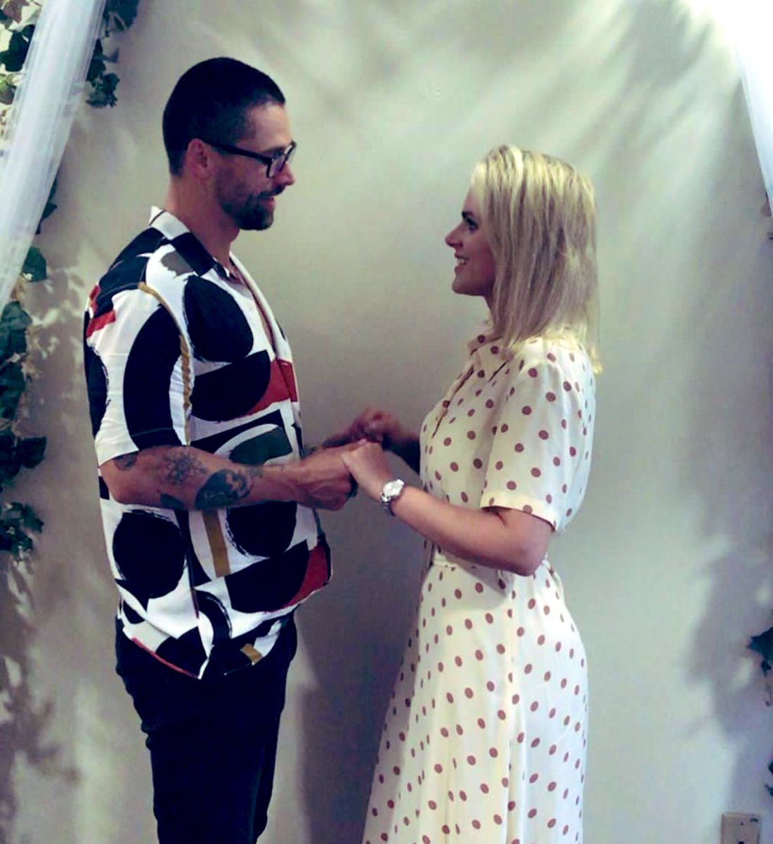 IsaCastillo_FRA's tweet photo. Ayer ella tenía 16 años y hoy es Señora de Novoa 😭😭🥺😍
No puedo con tanta emoción 😭

Félicitations! 🍾🎊 @Isacastillo7 @MatiNovoaB 💖 https://t.co/2G73YjwVeR